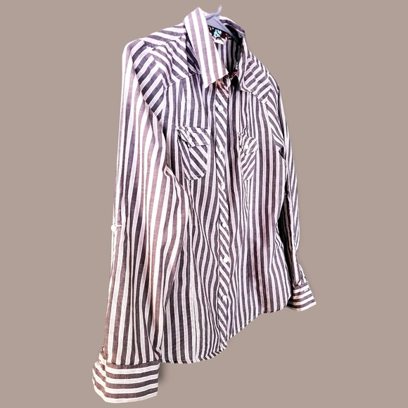 SO Juniors Button Down Shirt - Picture 6 of 8